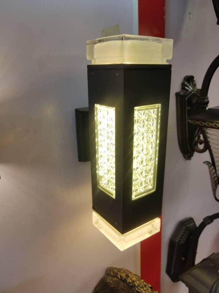 LUXURY WALL BRACKETS-Modern LED Wall Lamp – Up & Down Light Fixture