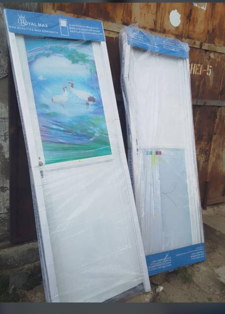 Matte Toilet Glass Door