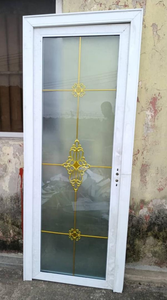 Matte Toilet Glass Door