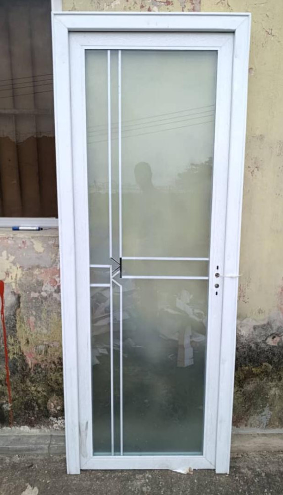 Matte Toilet Glass Door