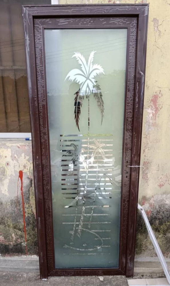 Matte Toilet Glass Door