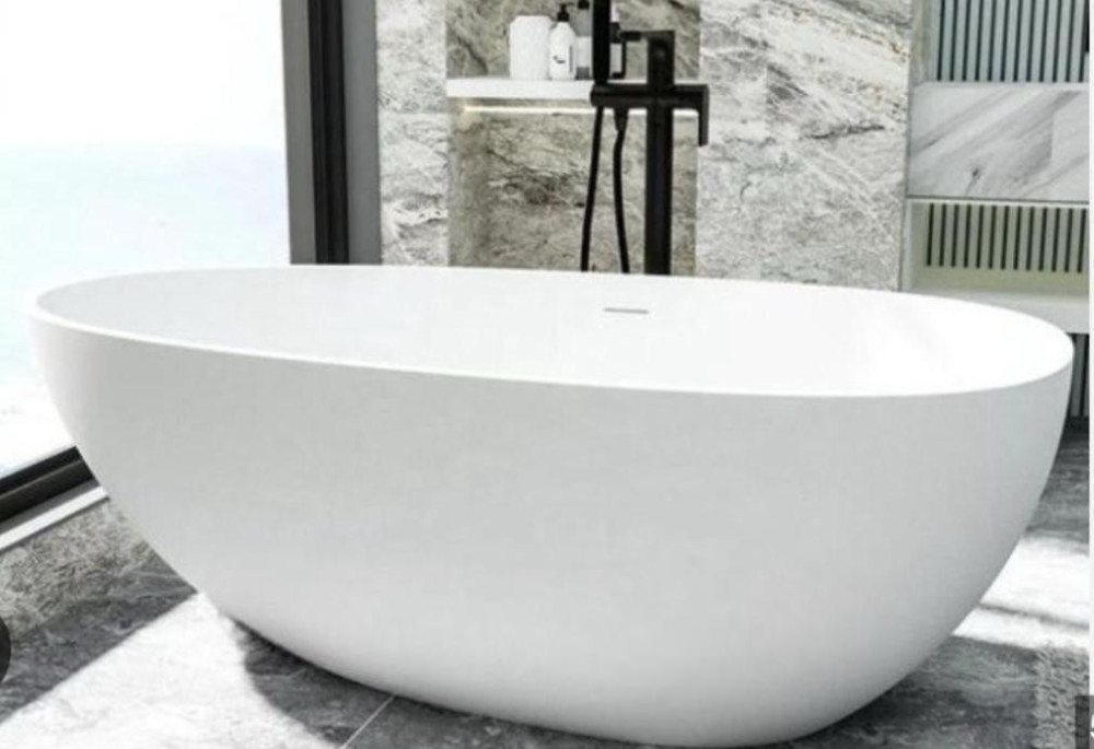 Freestanding Oval Bathtub