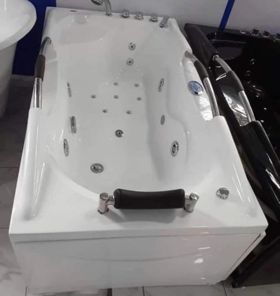 Luxury Spa Bathtub