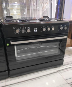 Quality standing gas cooker and oven