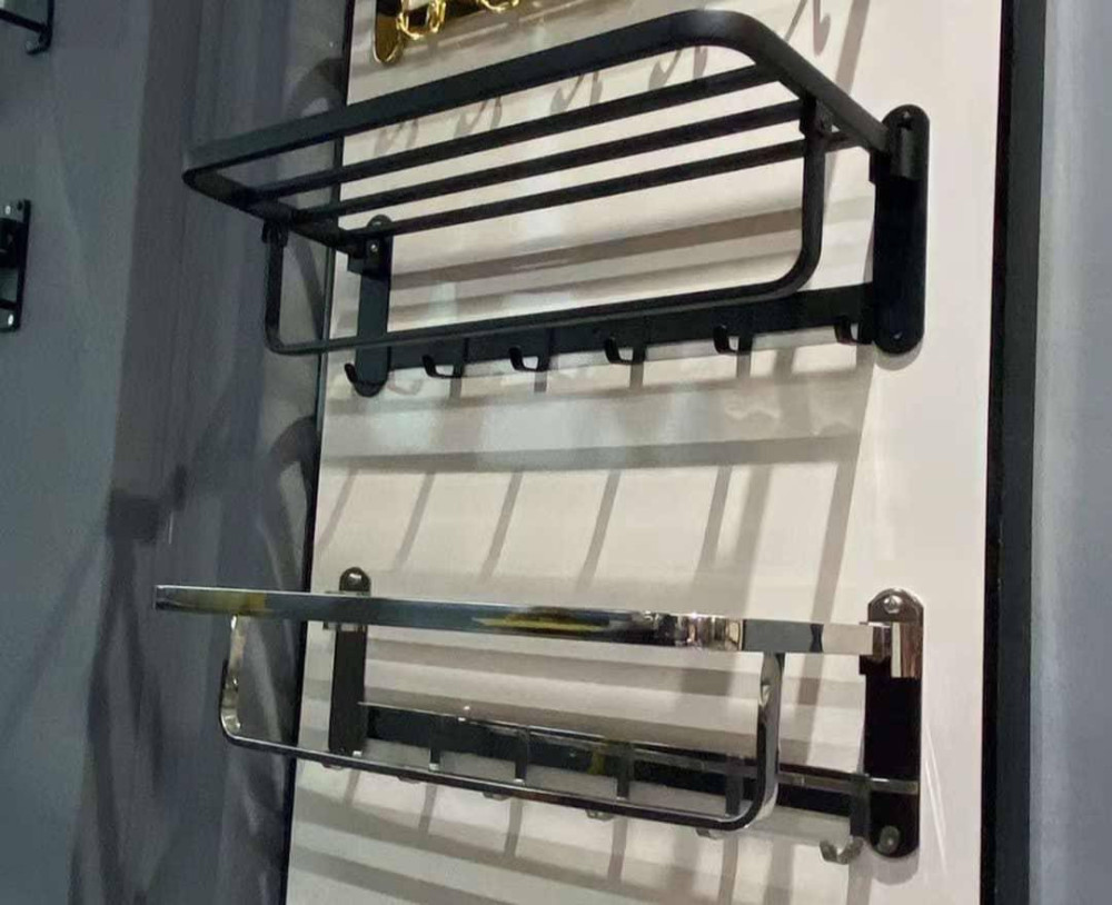 Bathroom towel hanger