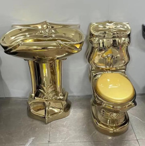 Luxury gold-cloured bthroom sanitary ware set