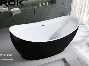 Black and White Freestanding bathtub