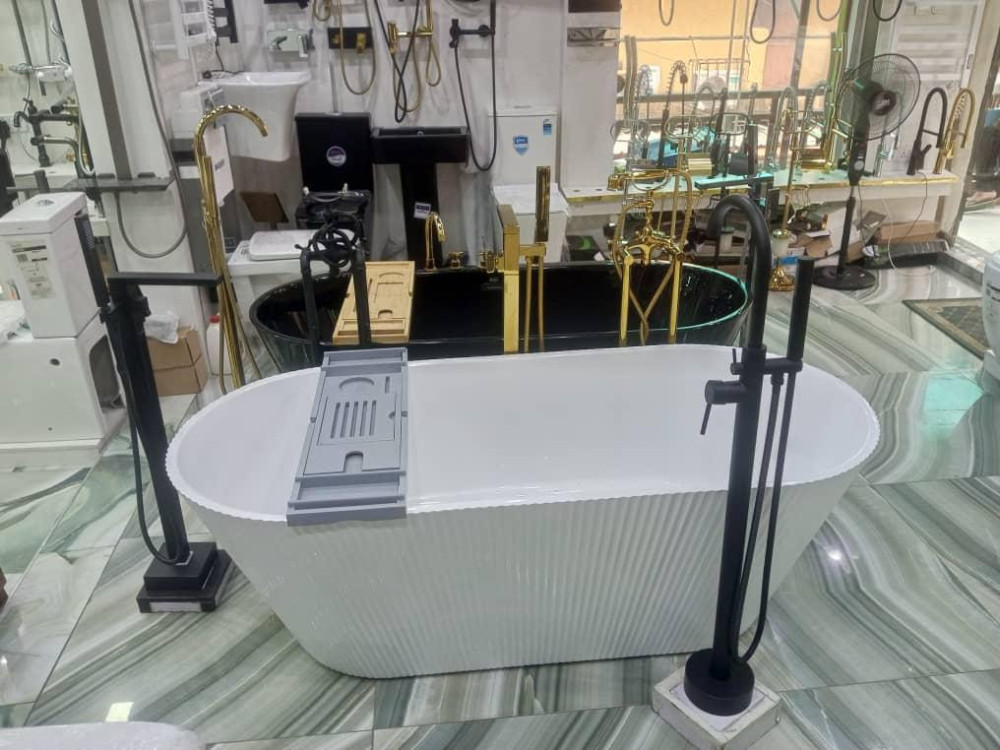 Freestanding Luxury Bathtub