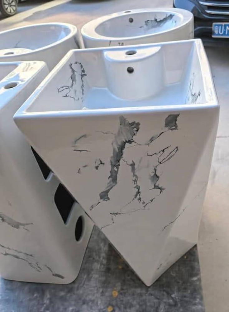 Modern, Floor Standing Ceramic Wash basin with a white and gray marble pattern finish