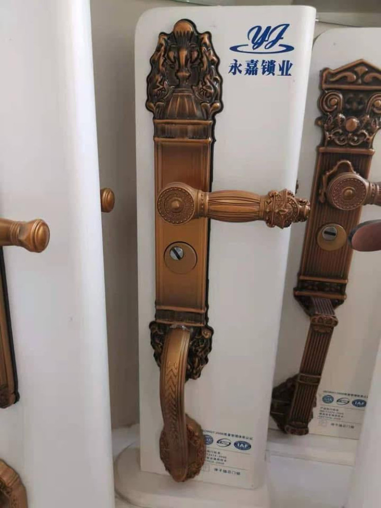 Antique Zinc Alloy Door