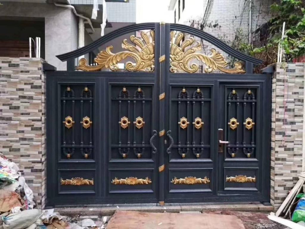 Rolling Entrance Gate