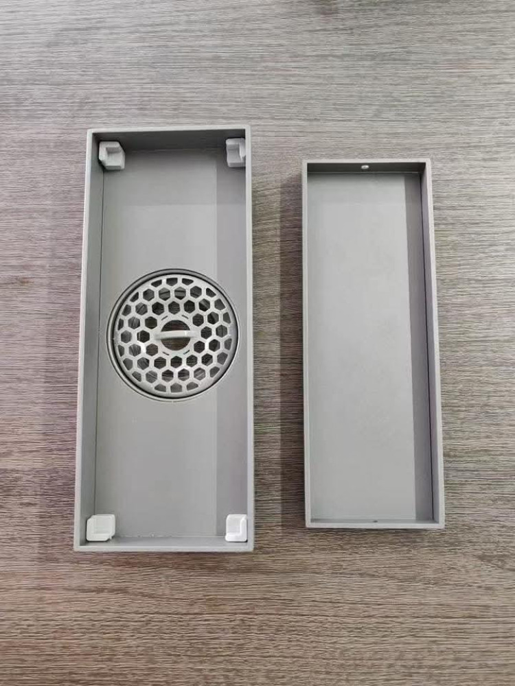 Stainless steel sqaure floor drain covers and a drain body