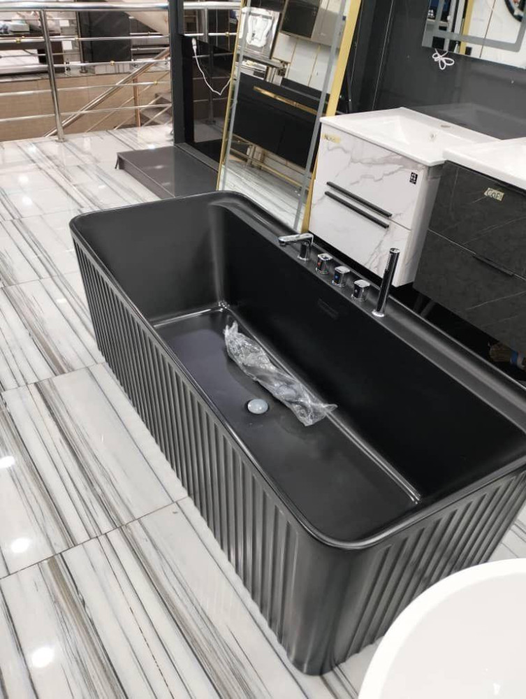 Matte Black Fluted Free Standing bathtub