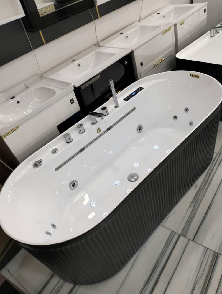 White and Black Freestanding acrylic whirlpool bathtub