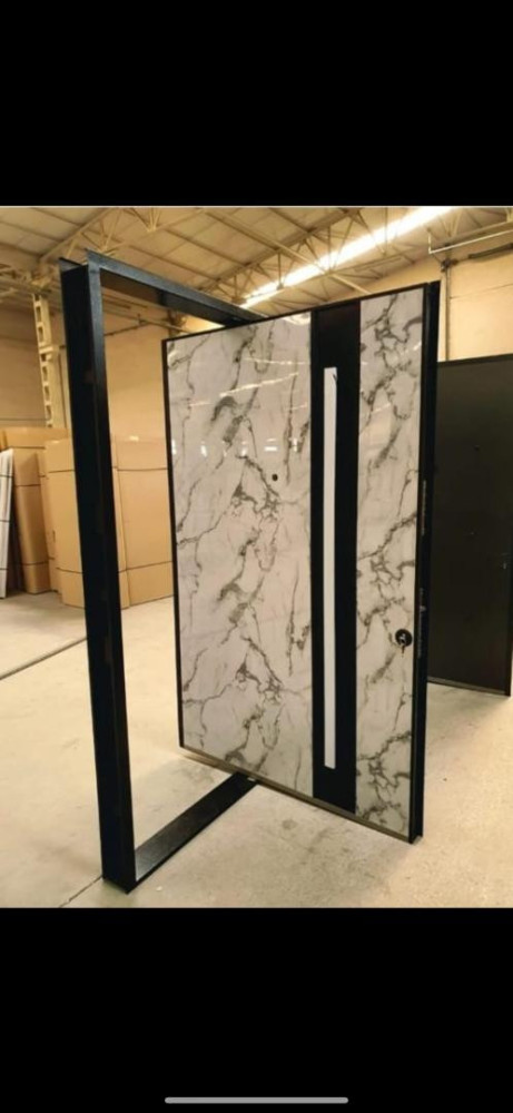 Smart Pivot Door